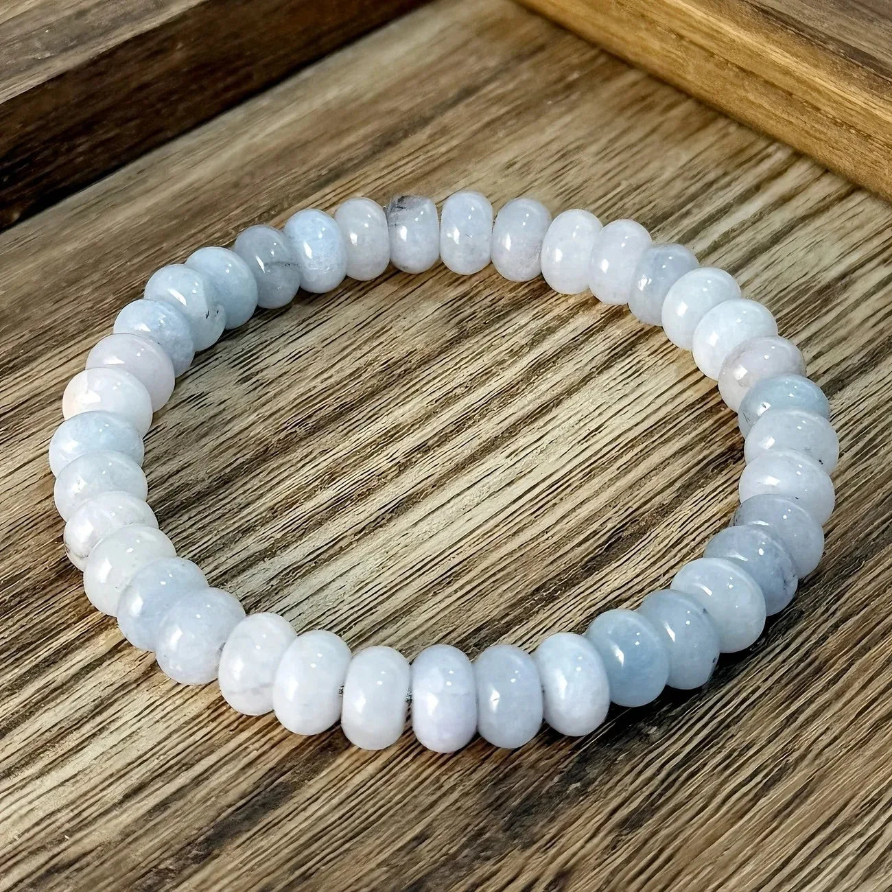 Elegant Lavender Stone Bracelet can help alleviate anxiety, maintain calmness and help relax nerves, and promote sleep
