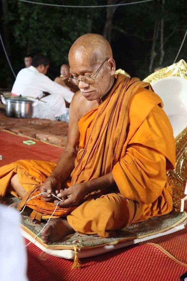 Unlock True Success with Phra Pidta Sompratana Amulet by Phra Ajarn Jaroon for Career Growth and Prosperous Business