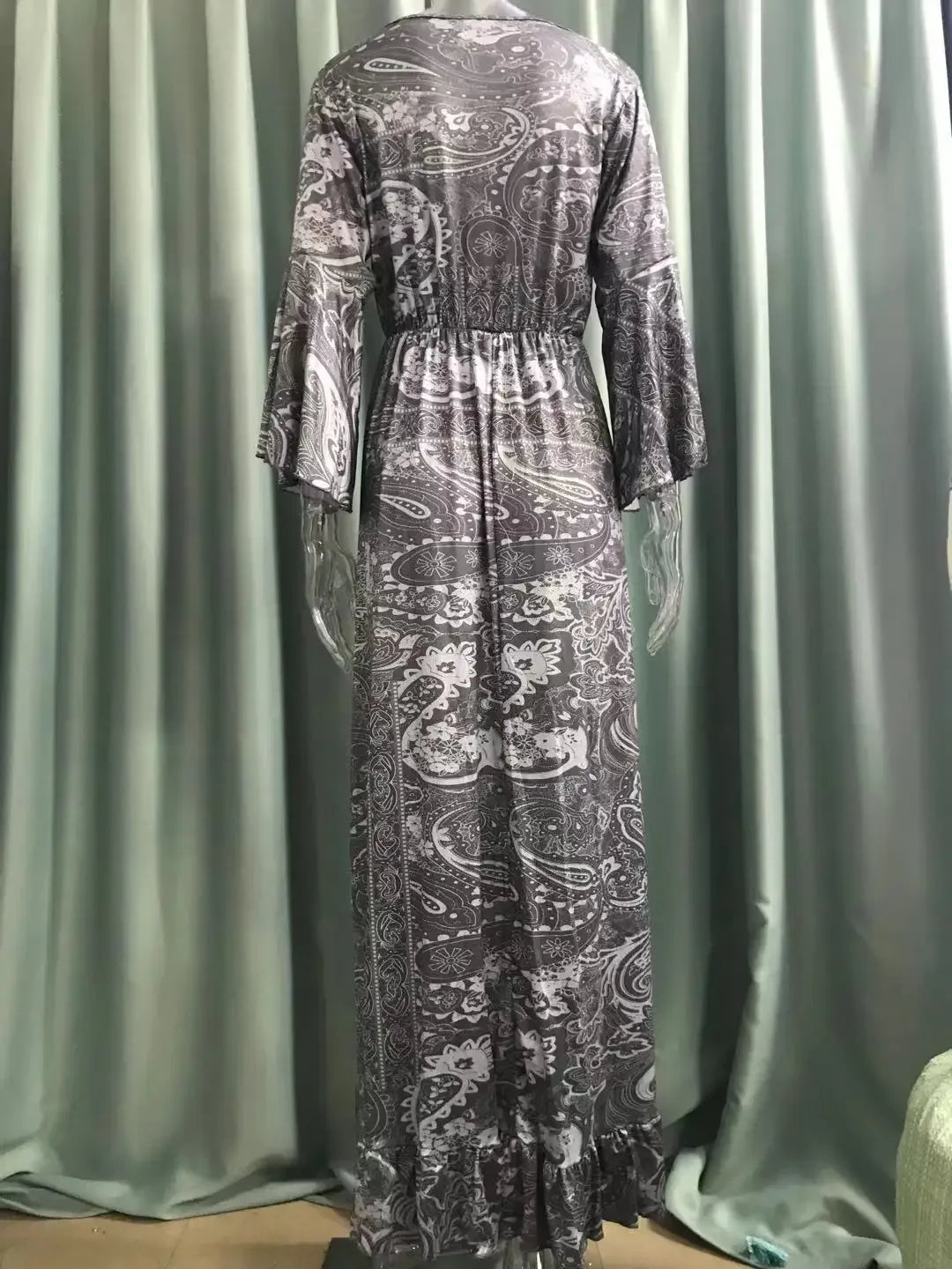 European American Bohemian Floral Vacation Dress with Flared Sleeves and High Waisted Long Skirt
