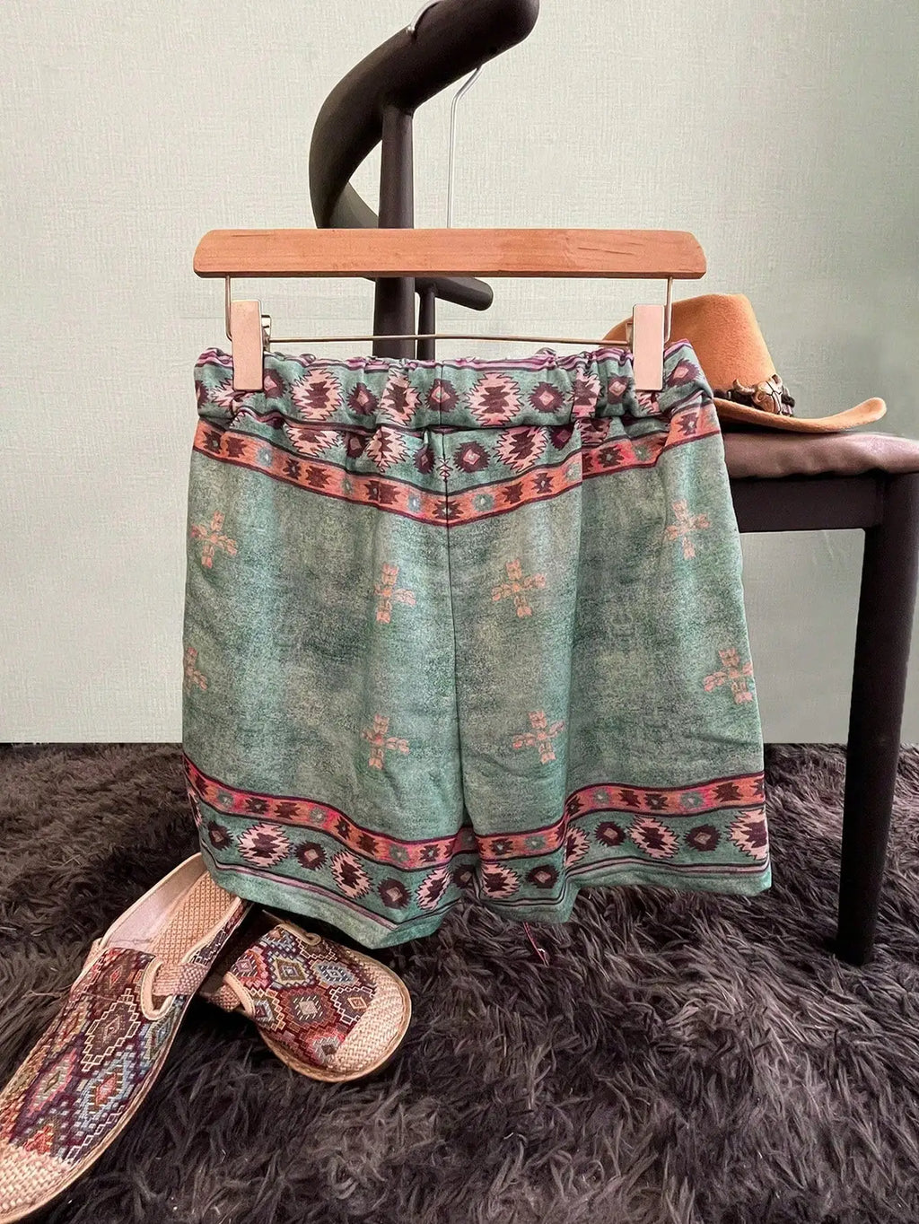 👖 Women’s Western Ethnic Resort Style Retro Casual Summer Shorts – Geometric Pattern Printed Lightweight Comfort