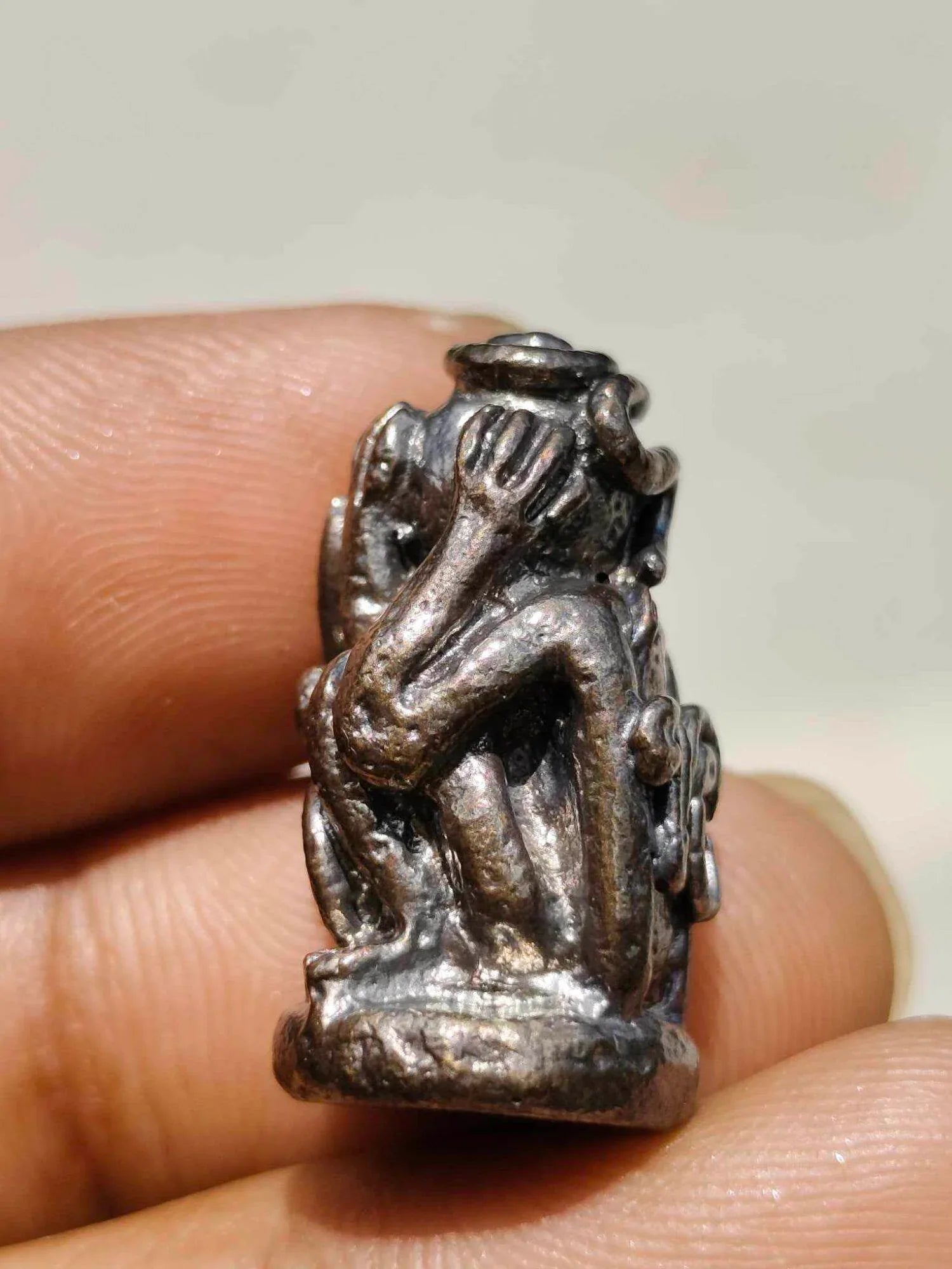 🧿 Phra Pidta “Cross‑Legged” 2014 – Phutthakhun Khao Or Edition, Wat Khao Or, Phatthalung (Rare Universal-Blessing Amulet)
