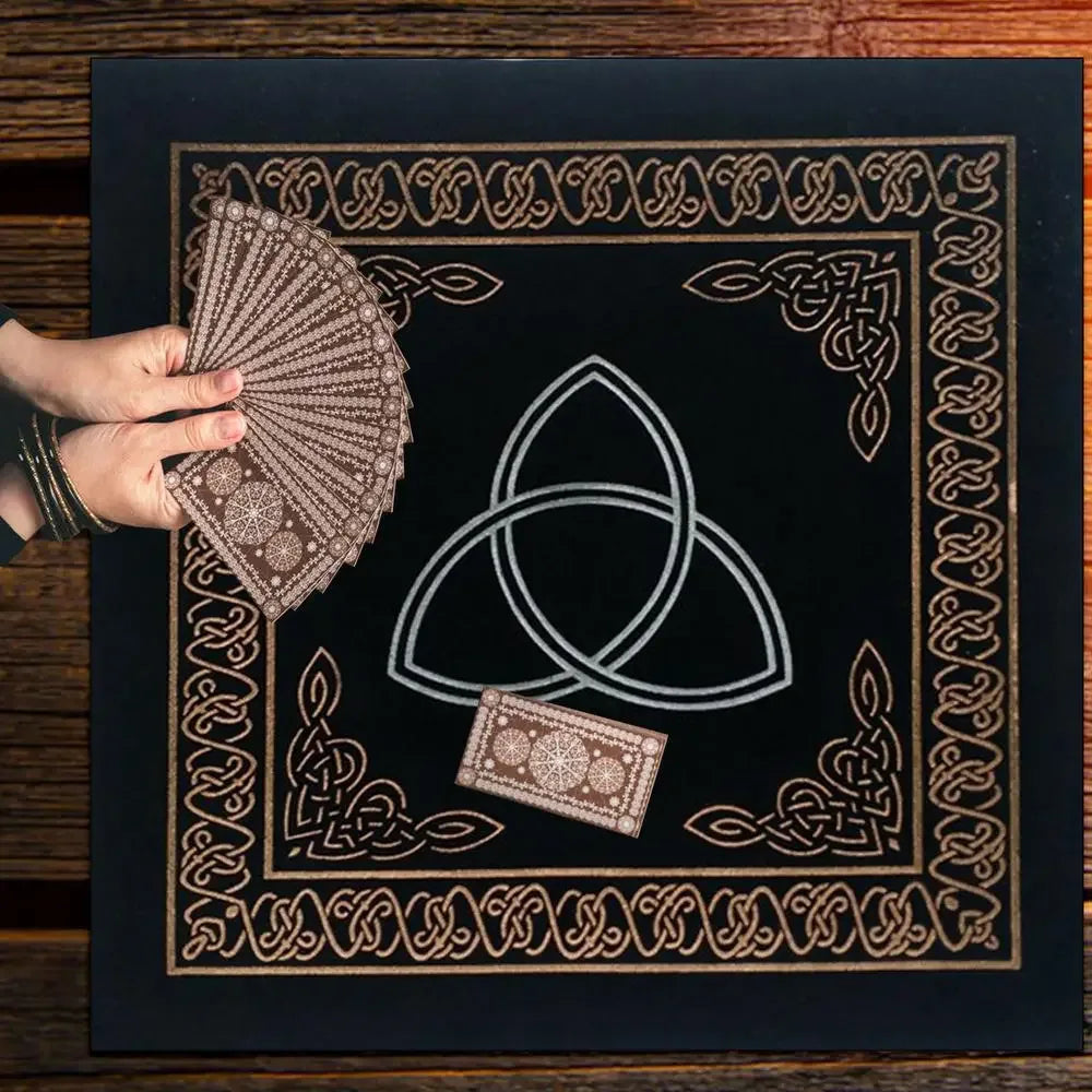 🃏Triple Moon Pentacle Altar Cloth – 0.5×0.5m Velvet Tarot Tablecloth for Divination, Astrology & Board Game Card Spreads
