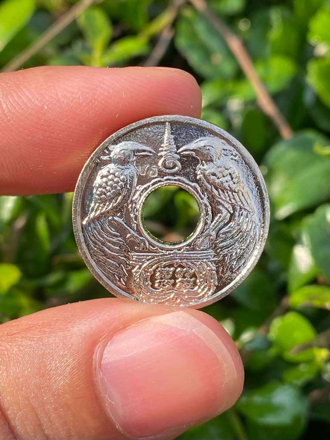 🕊️ Sarika Fortune Coin – “Phok Sap” Wallet Talisman for Attraction, Wealth & Abundance