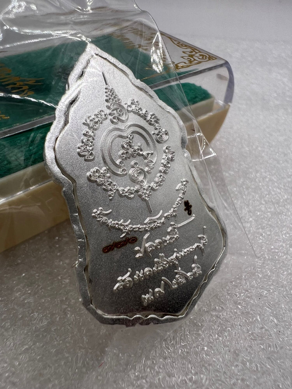 ✨ First Edition Phra Thao Wessuwan Buddha Art Medal – Bronze with Silver Plating and Black-Red Enamel Edges by Luang Pho It, Wat Chulamanee