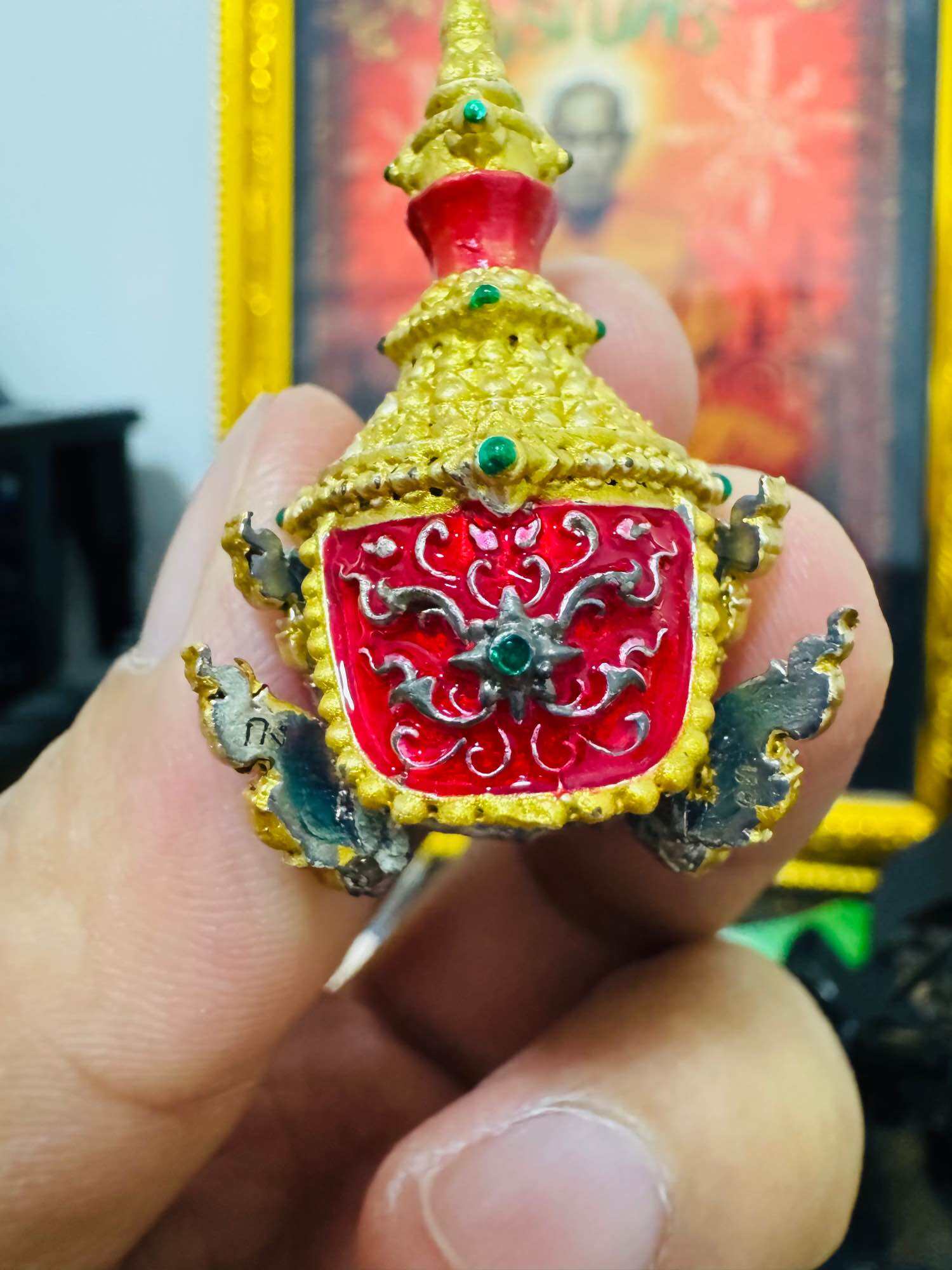 🌟 Sacred Putthasilp Sian Thep Kuwanon Noi Ariyatrap Amulet – Exquisite Enamel