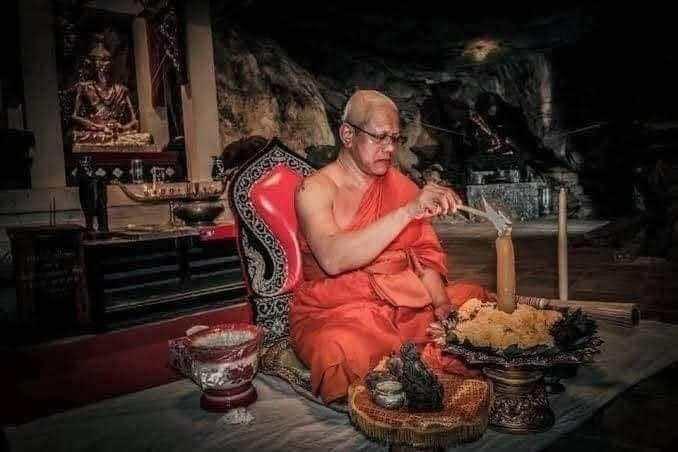 Namman Jorn Long Charm Oil – Supreme Prosperity, Loving-Kindness & Business Fortune Blessed by Phra Ajarn Prasuti, Wat Nai Tao, Trang