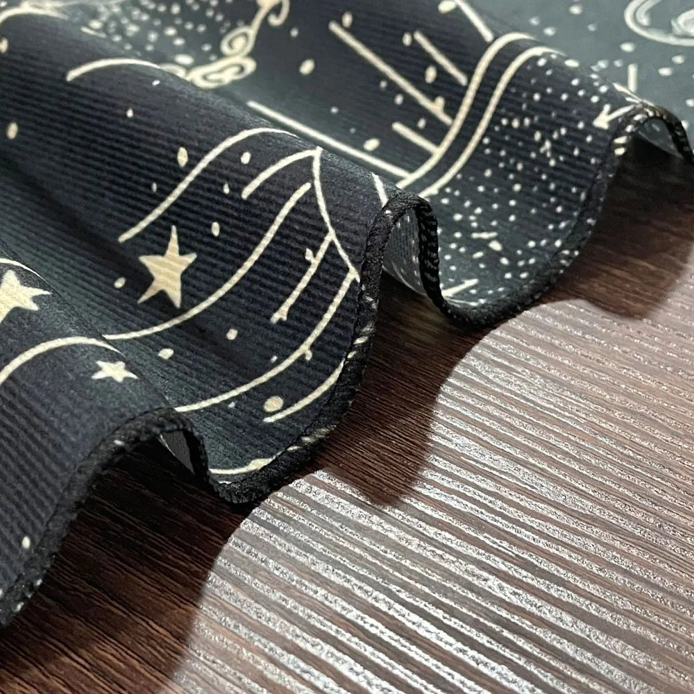 🌙 Retro Witch Altar Cloth – Tarot Tablecloth with Moon, Stars & Candles Design | Witchcraft Altar Decor with Flowers and Plants Motif