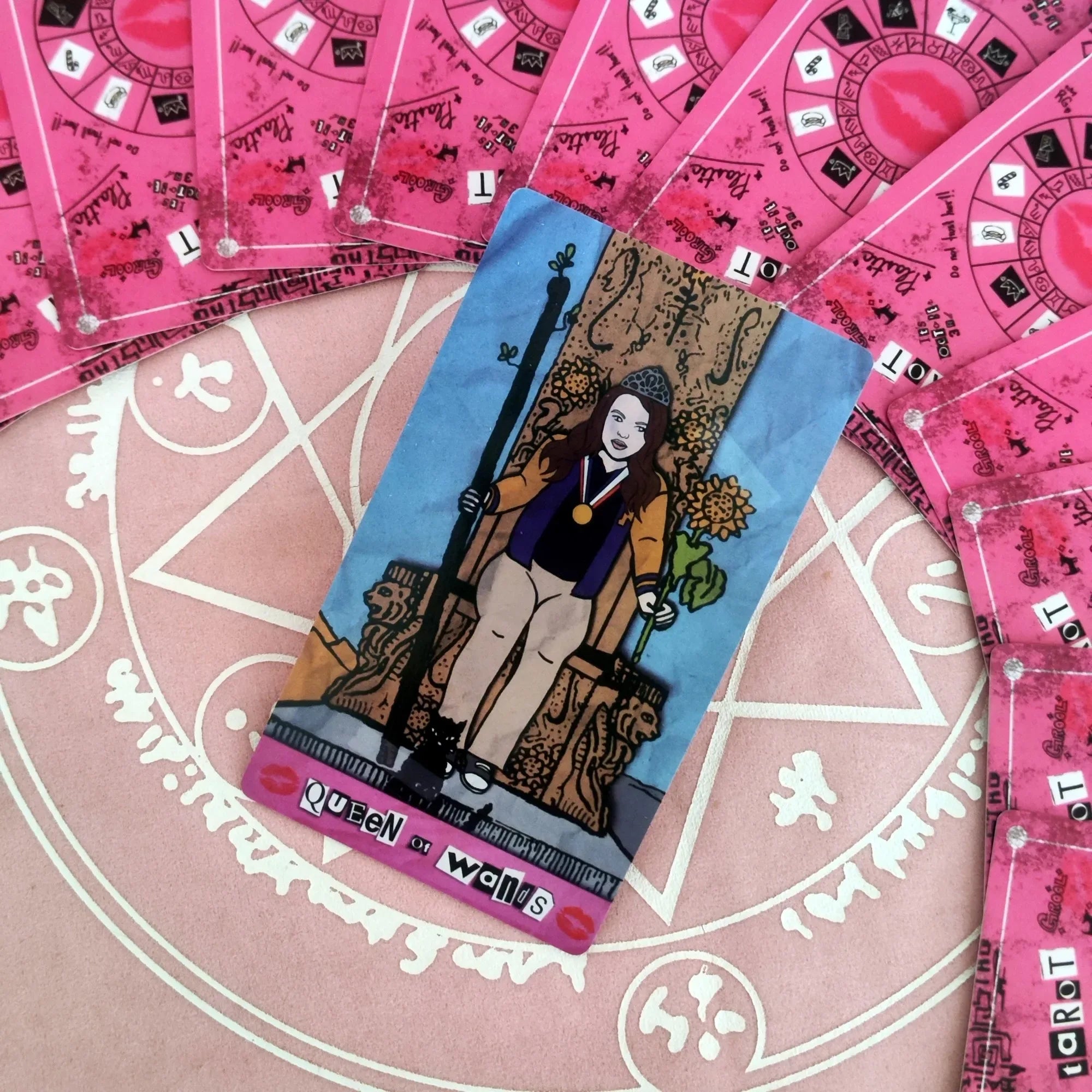 🎬 Mean Girls Tarot Deck – 78 Cards | Full English Version | Psychological & Movie-Themed | 12 x 7 cm | Fun Divination & Board Game for Beginners and Fans