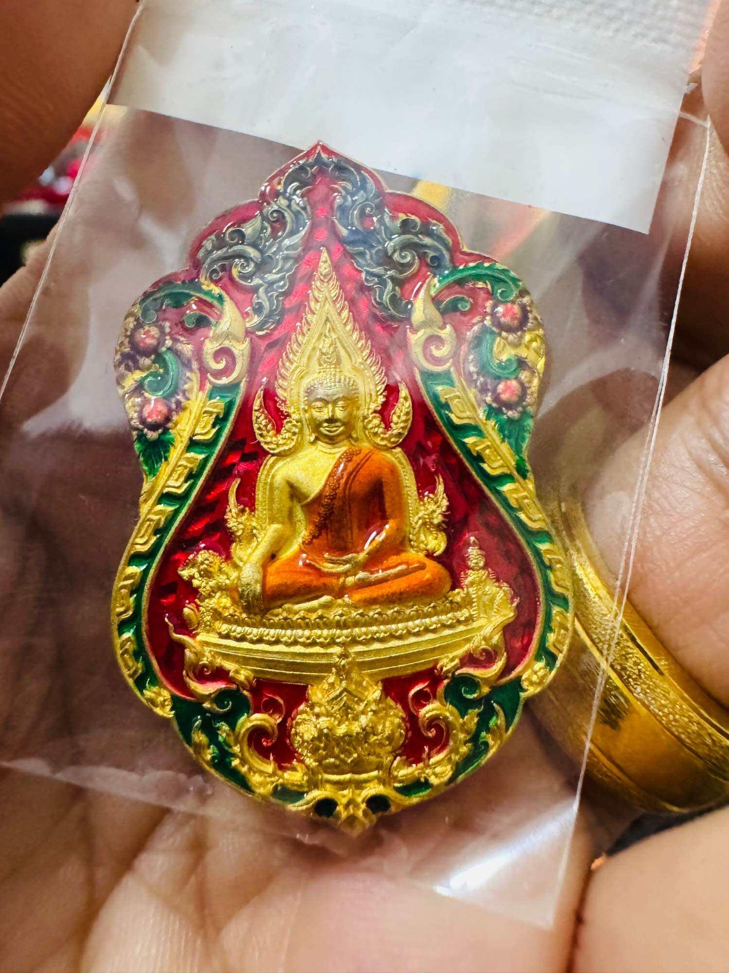 Authentic Phra Phuttha Chinnarat – Kuwer Maha Raj Edition 2565 by Luang Pho Phat Punyakamo, Wat Huay Duan, Nakhon Sawan – Limited Sacred Release