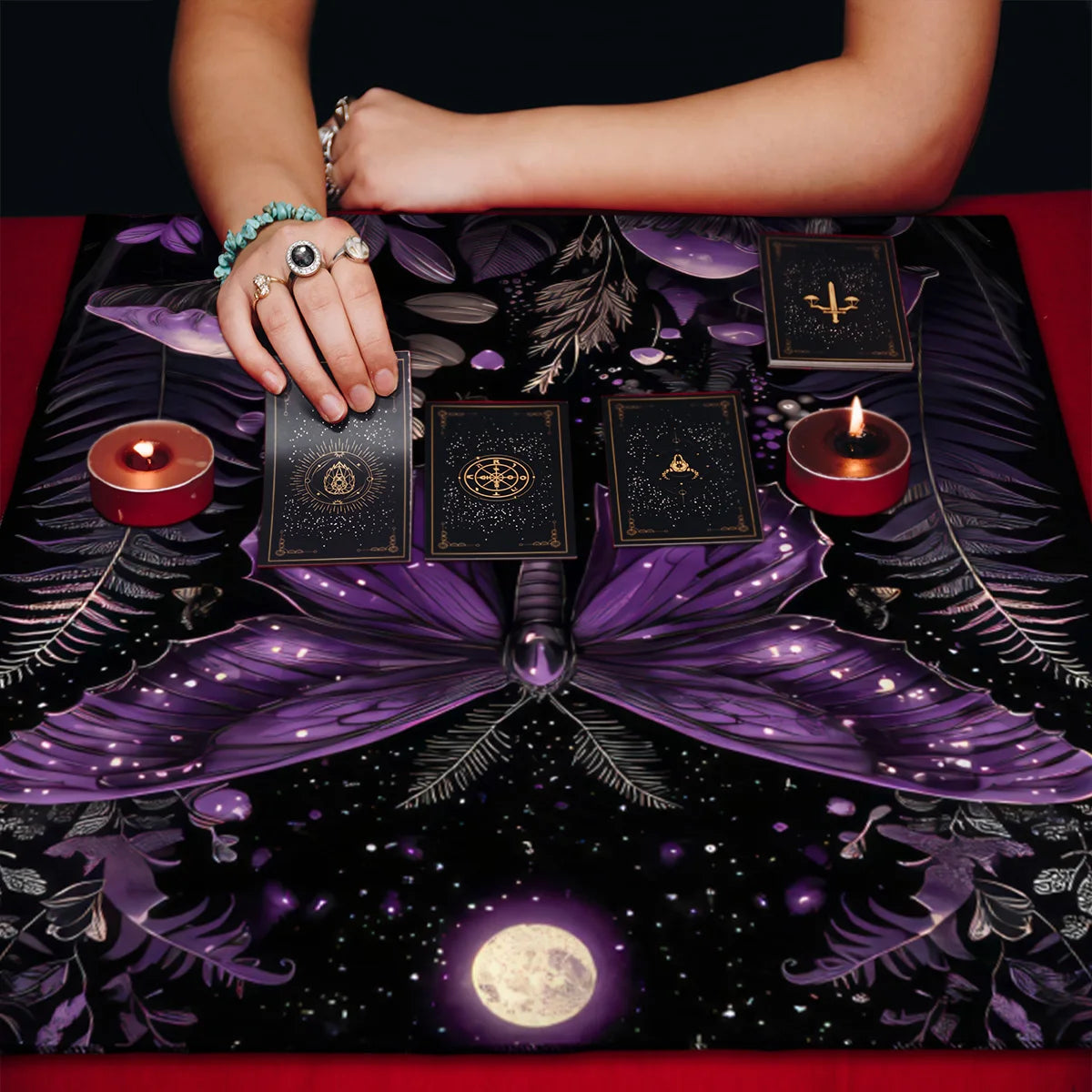 🦋 Purple Moth Creative Tarot Tablecloth | Decorative Altarpiece & Party Game Mat – Perfect for Ritual Reading & Tarot Enthusiasts