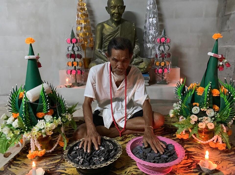 🪙 “Legendary ‘Single‑Strike Lover’ Khun Paen” – Kua Pho Passion & Double‑Power Attraction Talisman, Cross‑Year Consecration with Rahu Eclipse Final Rite (B.E. 2562)