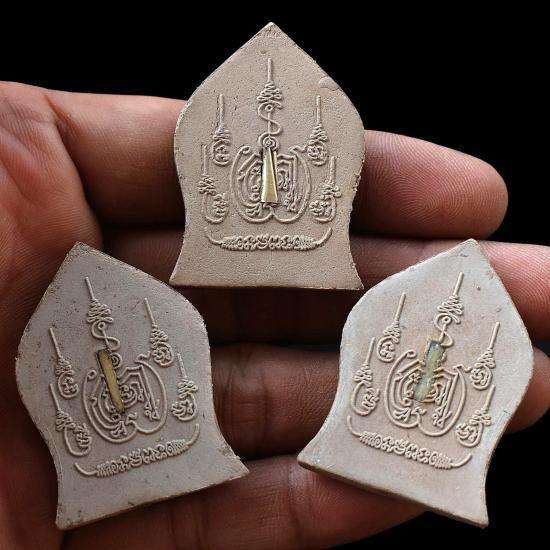 ✨ She Beckons Wealth & Goodwill – Mae Nang Kwak “Divine Treasure” Herb-Powder Amulet with 3 Silver Takruds for Sales, Support & Steady Prosperity