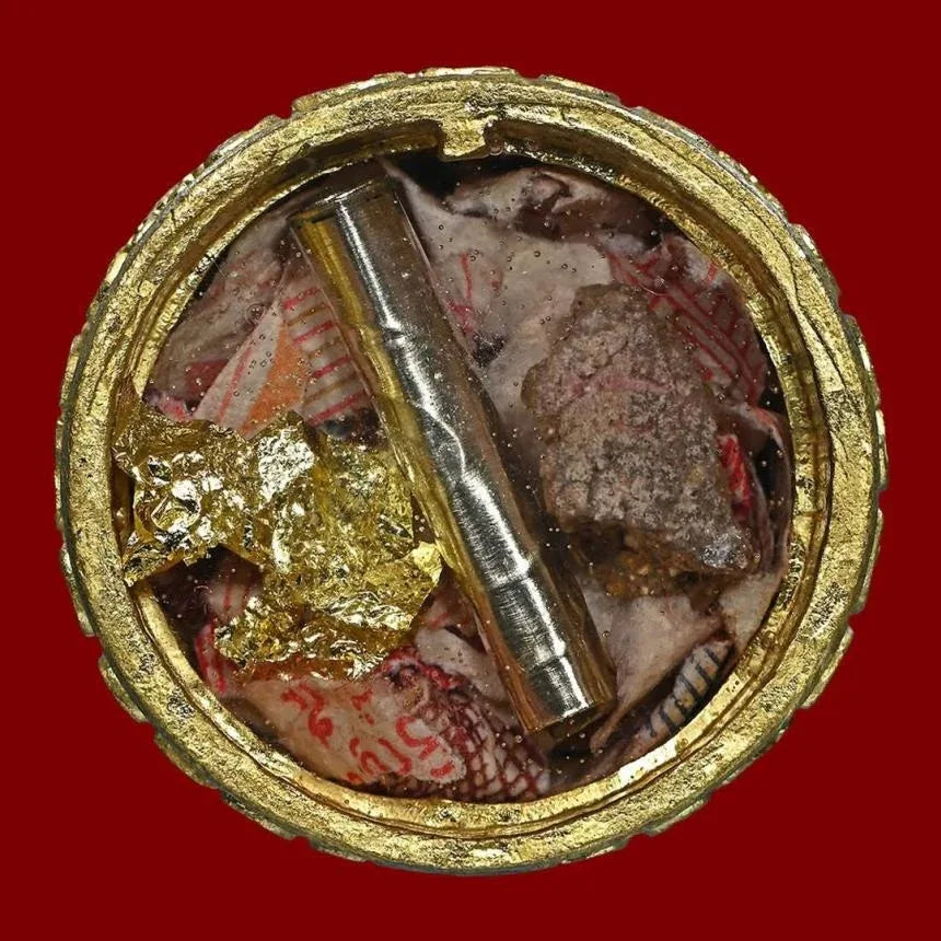 ✨ Single-Lid Spider Amulet in Golden Chae-oem Metal – Blessed with Sweet Chae-oem Herb (Powerful Disease Protection) by Tu Ja Pu Wa Ling Wiratha