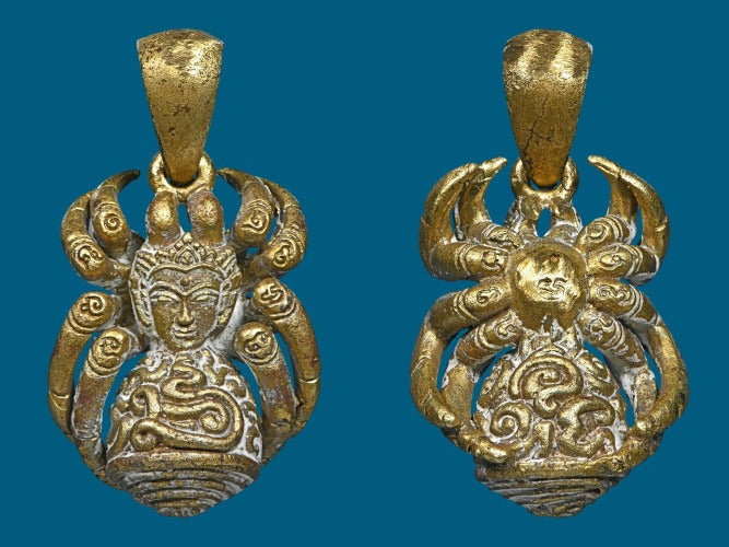 🪬Spider of Narai Eight-Armed Wealth – Golden “Treasure Web” Talisman (Thong Ma Lor Alloy) by Tu Chao Pu Wha Lhing Wirathayo