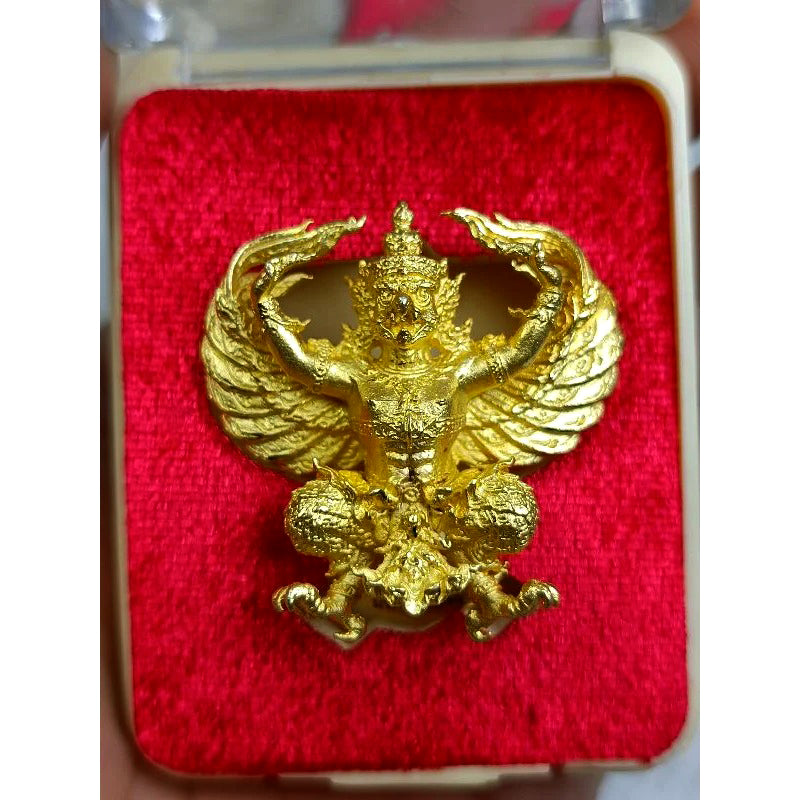 🦅 Supreme Dawn Garuda of Great Power – “Maha Authority & Wealth Guardian” Amulet by Luang Pu Kun Akkapanyo (Pha Chanadai, Ubon Ratchathani, 2017)