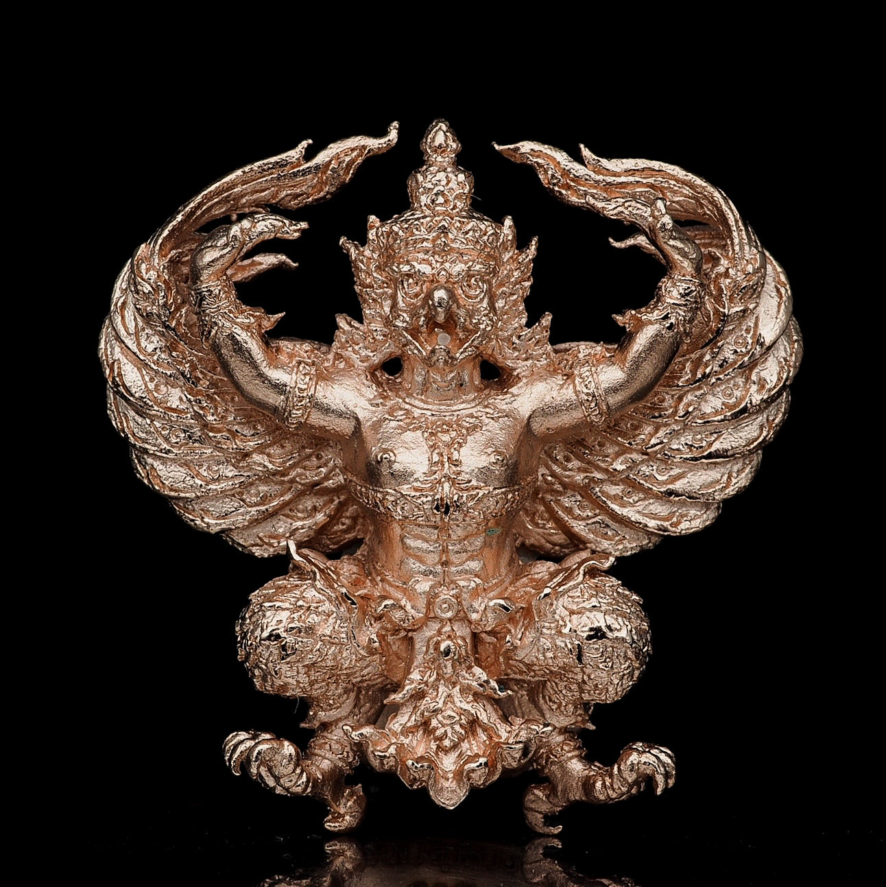 🦅 Supreme Dawn Garuda of Great Power – “Maha Authority & Wealth Guardian” Amulet by Luang Pu Kun Akkapanyo (Pha Chanadai, Ubon Ratchathani, 2017) Pink Gold