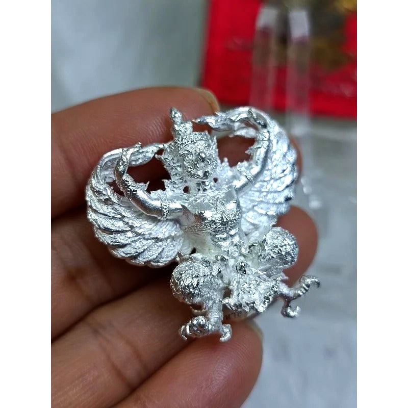 🦅 Supreme Dawn Garuda of Great Power – “Maha Authority & Wealth Guardian” Amulet by Luang Pu Kun Akkapanyo (Pha Chanadai, Ubon Ratchathani, 2017)