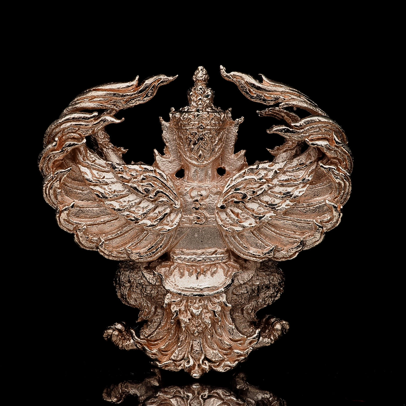 🦅 Supreme Dawn Garuda of Great Power – “Maha Authority & Wealth Guardian” Amulet by Luang Pu Kun Akkapanyo (Pha Chanadai, Ubon Ratchathani, 2017)