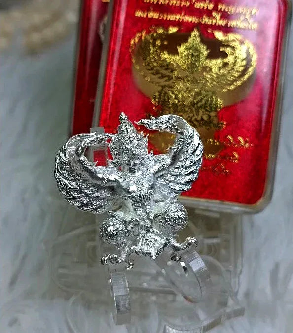 🦅 Supreme Dawn Garuda of Great Power – “Maha Authority & Wealth Guardian” Amulet by Luang Pu Kun Akkapanyo (Pha Chanadai, Ubon Ratchathani, 2017) Silver