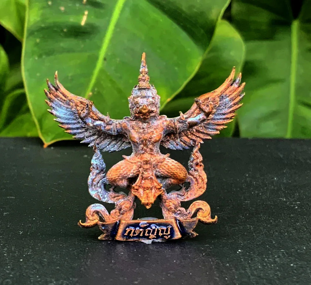 🦅 “Suvarn Raktapak Garuda ‘Gratitude Edition’ – Bronze Maha‑Alloy Royal Protection, Merit & Wealth Guardian by Luang Pu Juea, Wat Khao Ta Ngo Udomporn (Chaiyaphum, 2021)” Blue