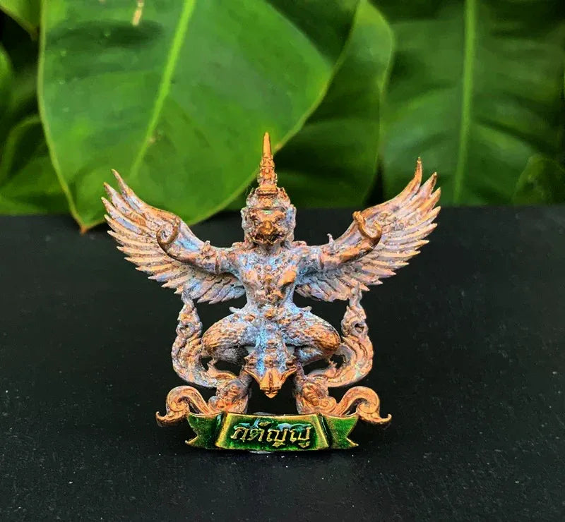 🦅 “Suvarn Raktapak Garuda ‘Gratitude Edition’ – Bronze Maha‑Alloy Royal Protection, Merit & Wealth Guardian by Luang Pu Juea, Wat Khao Ta Ngo Udomporn (Chaiyaphum, 2021)” Green