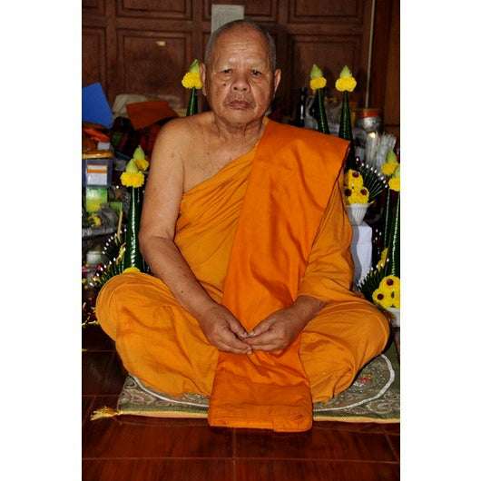 💎 THE MASTER’S EMBRACE: Phra Pidta "Punneng" — Hand-Molded Itthije Powder of Luang Phor Kaew (Wat Kheruawan) 2015