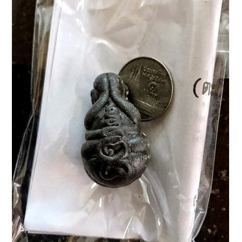 💎 THE MASTER’S EMBRACE: Phra Pidta "Punneng" — Hand-Molded Itthije Powder of Luang Phor Kaew (Wat Kheruawan) 2015