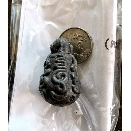 💎 THE MASTER’S EMBRACE: Phra Pidta "Punneng" — Hand-Molded Itthije Powder of Luang Phor Kaew (Wat Kheruawan) 2015