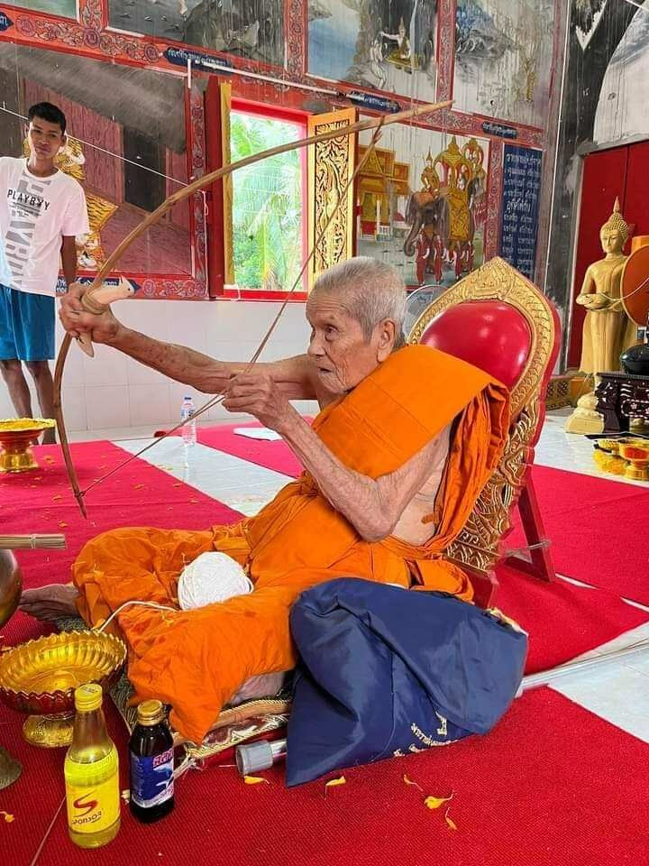 🗡️ Takrud Warrior Waist Belt "Paya Ling Out to Battle" – Invincibility & Victory Power by Luang Pu Im