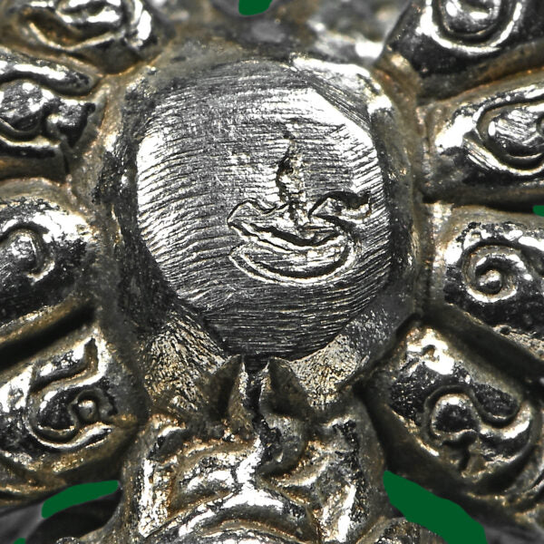 🕷️ The Celestial Weaver: Narayana 8-Armed Wealth Spider – Rare "Satang Kru" Silver Edition by Tu Chao Pu Wa Ling (2025)