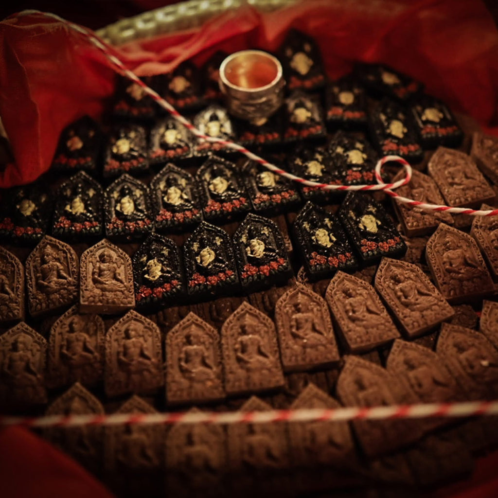 ✨ The Divine Union: "Theva Roy Rak" (100 Loves Deity) – Committee Limited Edition with "Mind-Swallowing" Silver Takrut & Sacred Robe Relics by Pho Kru Chandra (2025)