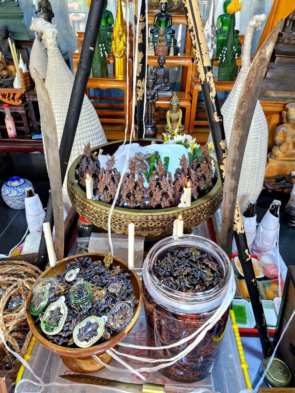 🛡️ The Immortal Sentinel: "Phra See Sa Lang Ngeng" – Ancient Warrior Spirit of Invincibility & Supreme Charisma by Ajarn Krishnapong (Legacy of Luang Phor Tae Lineage)