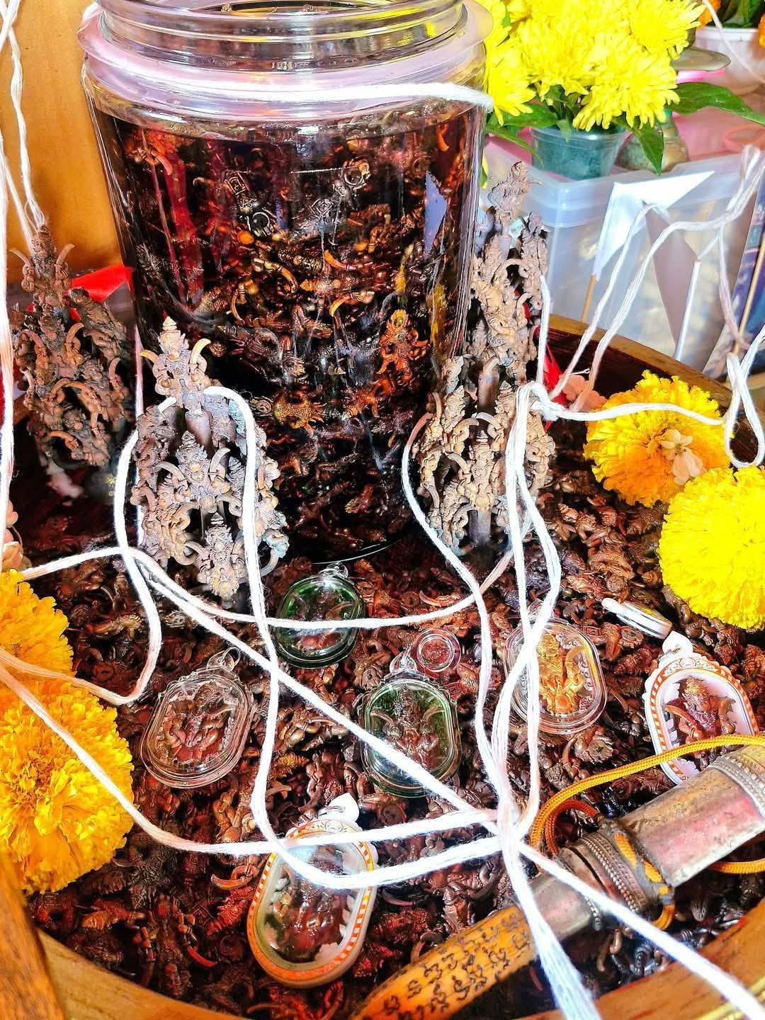 🛡️ The Immortal Sentinel: "Phra See Sa Lang Ngeng" – Ancient Warrior Spirit of Invincibility & Supreme Charisma by Ajarn Krishnapong (Legacy of Luang Phor Tae Lineage)