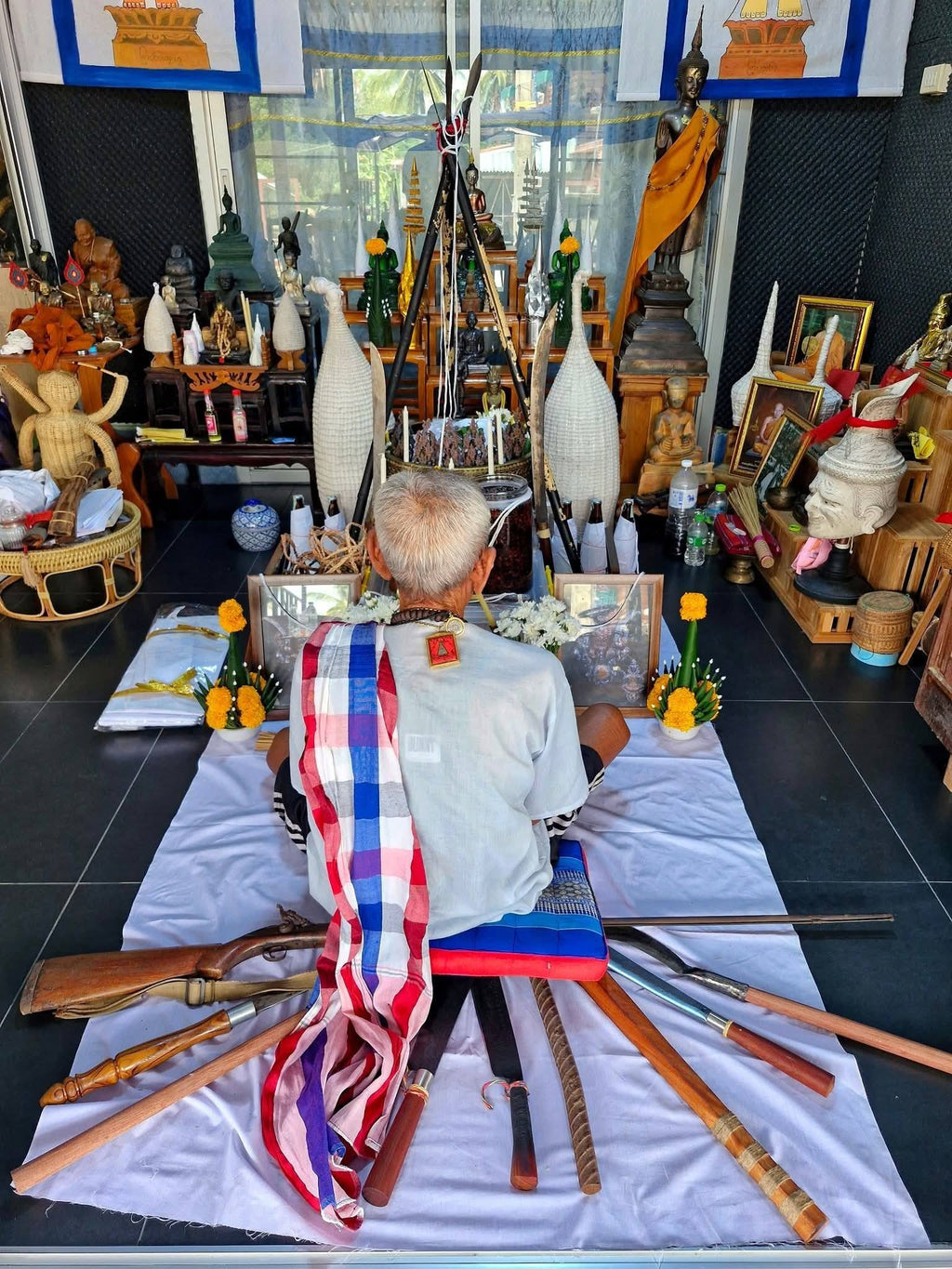 🛡️ The Immortal Sentinel: "Phra See Sa Lang Ngeng" – Ancient Warrior Spirit of Invincibility & Supreme Charisma by Ajarn Krishnapong (Legacy of Luang Phor Tae Lineage)