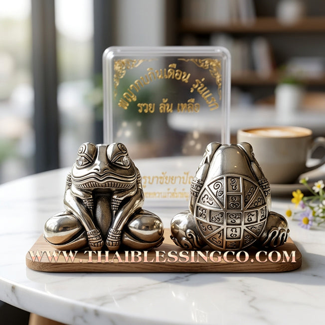 ✨ The "Kop Kin Duean" Moon-Eating Frog (Overflowing Wealth Edition): Sacred Thong Khao White Gold — The Supreme Lanna Talisman for Swallowing Debt, Attracting Windfalls, and Infinite Prosperity
