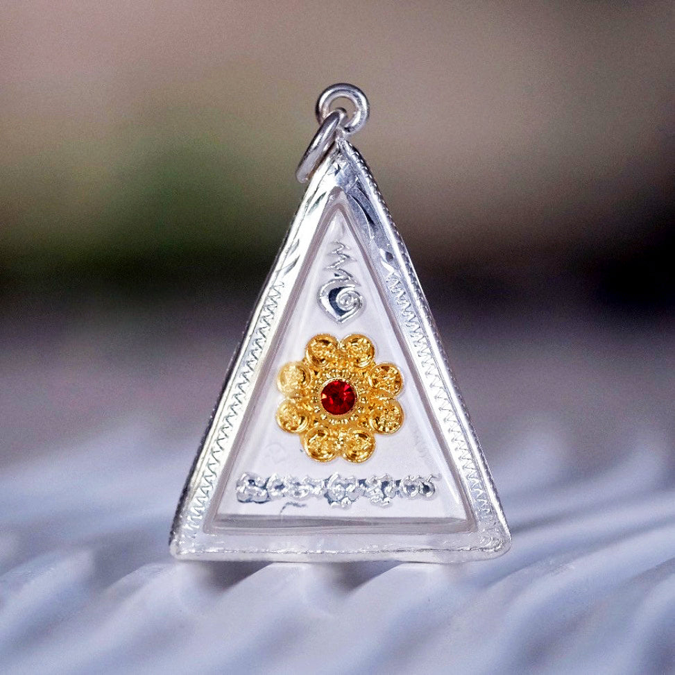 ✨ The Sovereign Queen of Fortune: Phra Nang Phaya Luang Pu Kee Wat Wang Daeng Authentic Thai Sacred Talisman in Custom Sterling Silver 92.5% Waterproof Case for Miraculous Protection, Infinite Wealth, and Universal Charisma