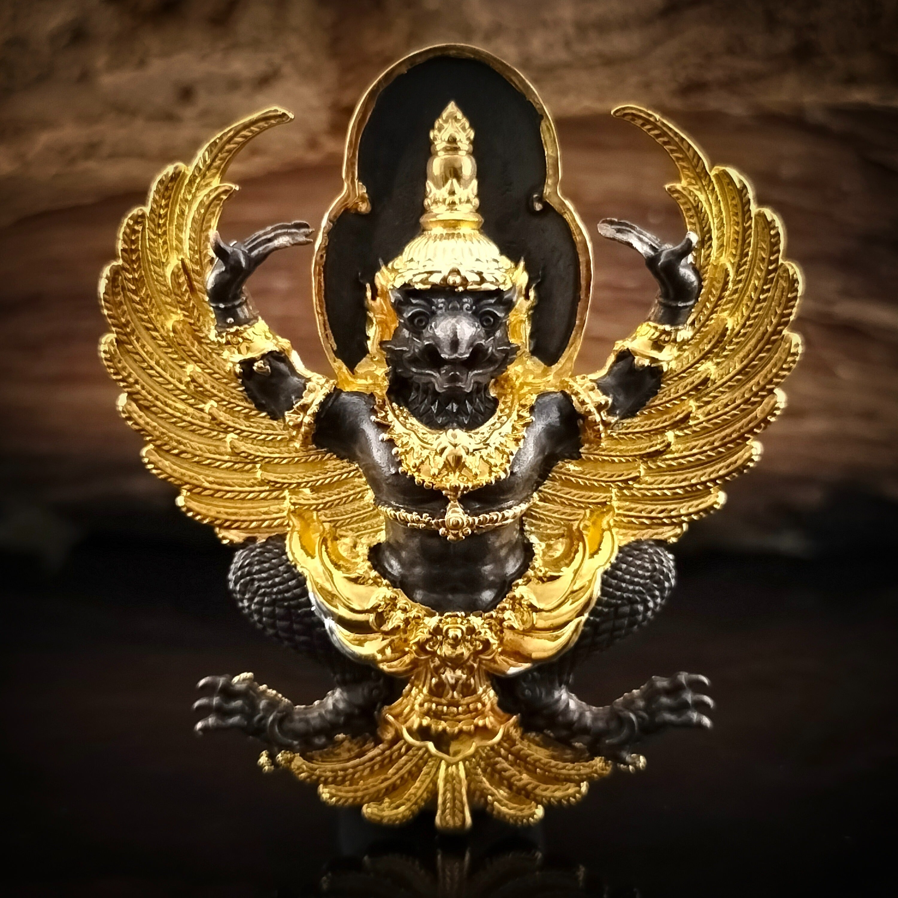 ✨ The Sovereign Shield: "Maha Amnat" Royal Garuda – Bronze 'Khan Long Hin' Edition with Golden Wings by Luang Phor Thong, Wat Ban Rai