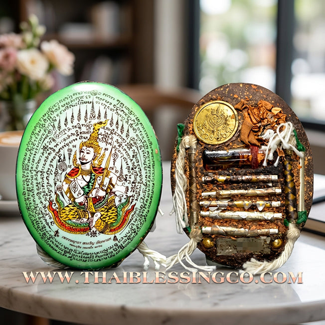 ✨ 🌿 The Verdant Aura of Prosperity: Sacred 'Petch Payatorn' Green-Aura Locket by Luang Pu In (2014 Masterpiece) – The Ultimate Talisman for Financial Magnetism, Growth, and Irresistible Charisma 🌿 ✨