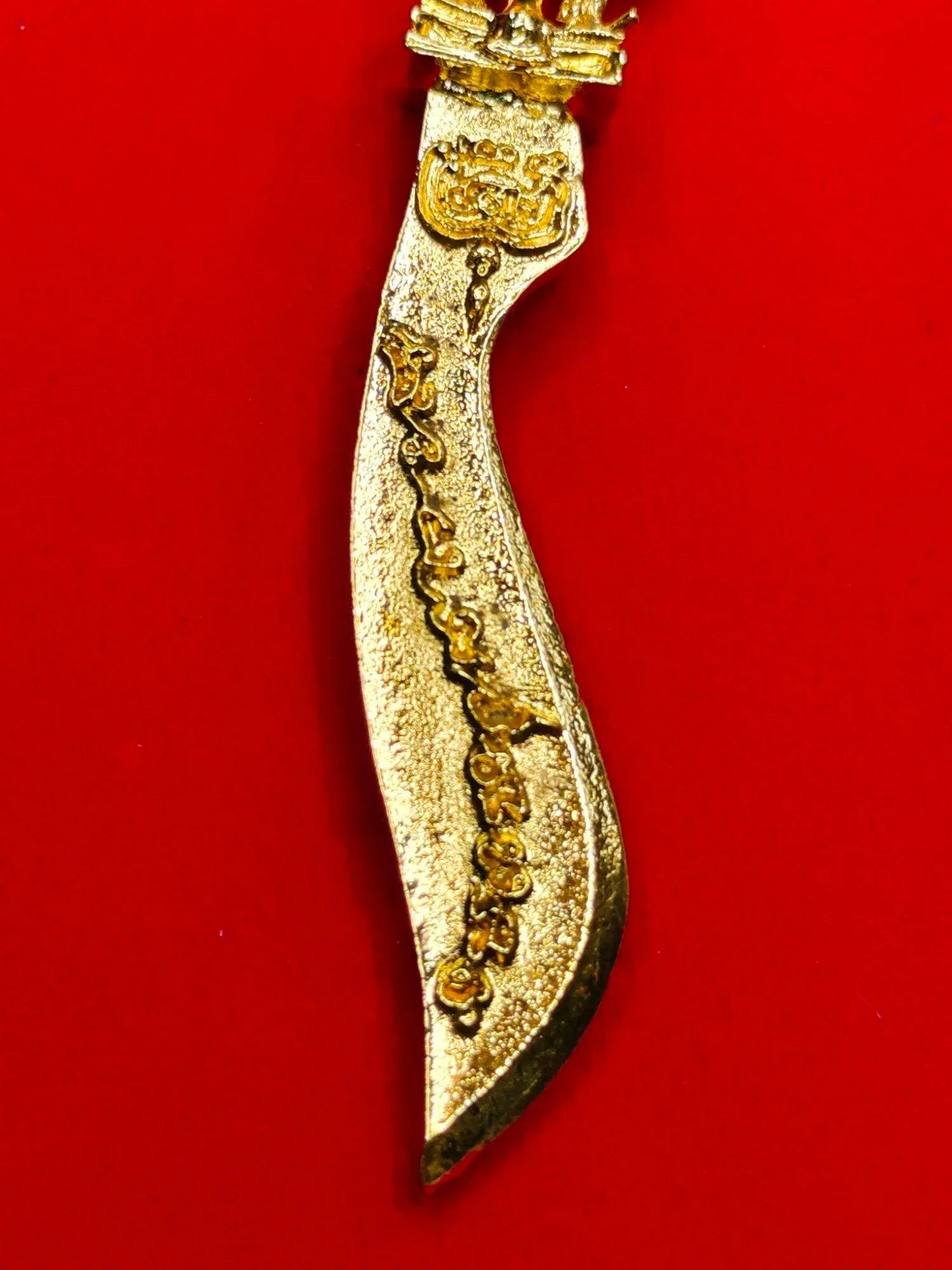 🗡️ The "Demon Slayer" Knife: Auspicious Rattan Cutter by Phor Than Phon (Wat Thung Nari, 2024) – Exorcise Bad Luck & Attract Wealth