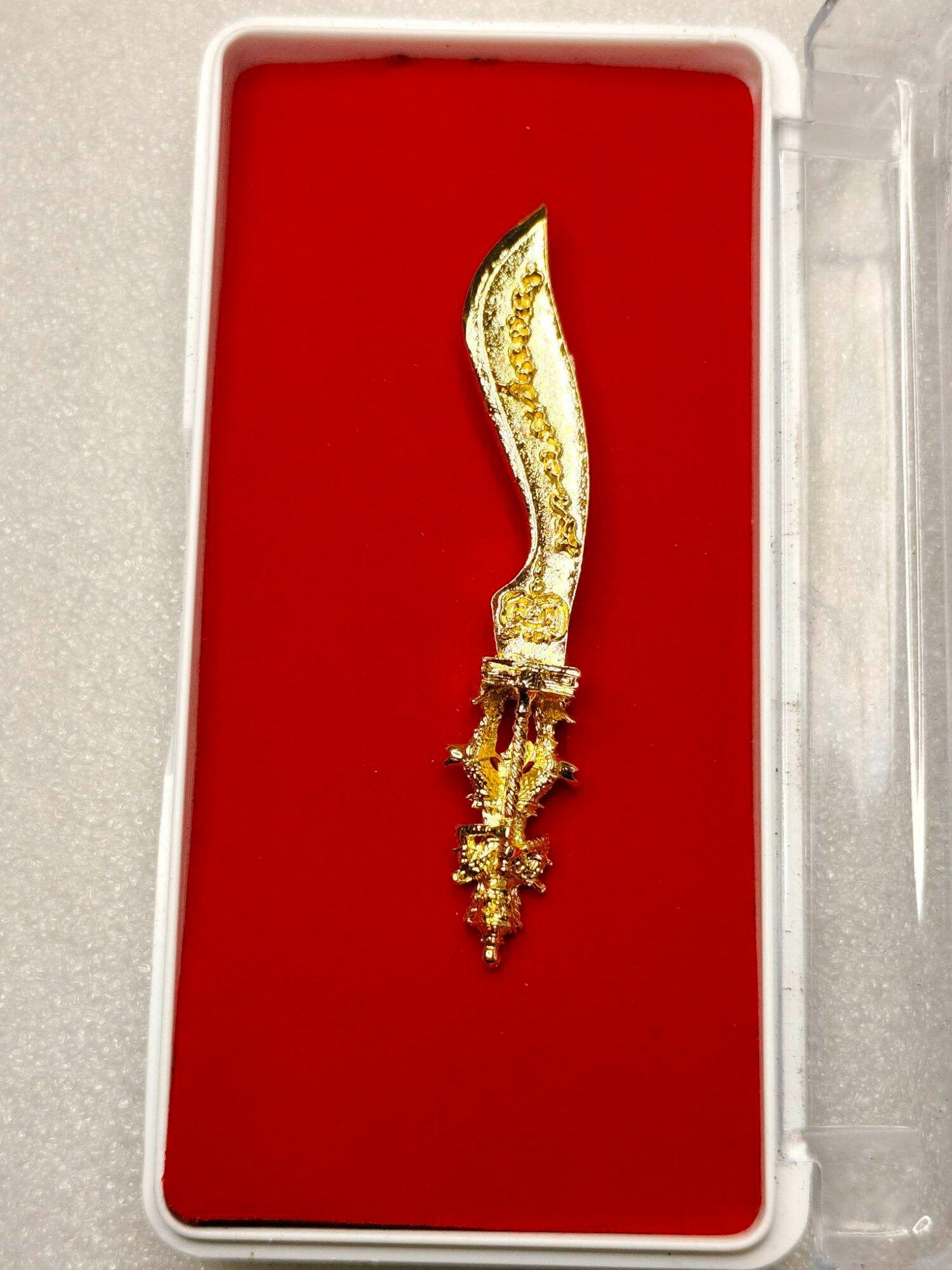 🗡️ The "Demon Slayer" Knife: Auspicious Rattan Cutter by Phor Than Phon (Wat Thung Nari, 2024) – Exorcise Bad Luck & Attract Wealth