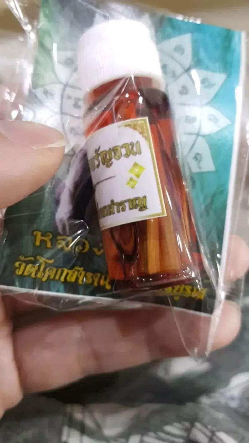 Theparanjawan Divine Attraction Oil - Luang Ta Ruam Blessed Essence from Wat Khok Samran | 神圣魅力油 - 天神之魅 | 鲁昂塔鲁安加持 - 泰国真庙出品
