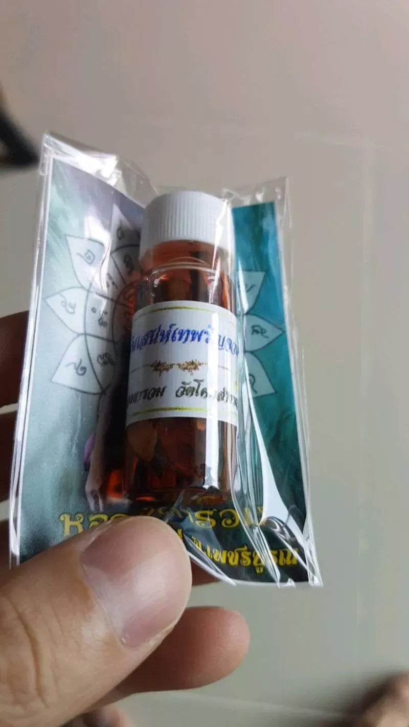 Theparanjawan Divine Attraction Oil - Luang Ta Ruam Blessed Essence from Wat Khok Samran | 神圣魅力油 - 天神之魅 | 鲁昂塔鲁安加持 - 泰国真庙出品