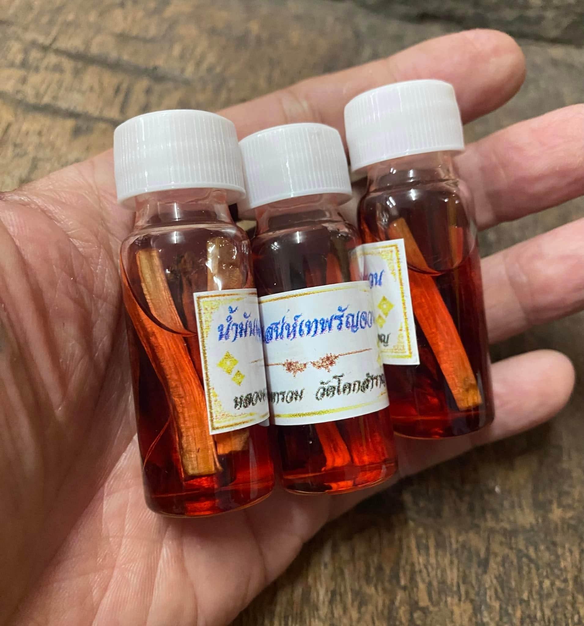 Theparanjawan Divine Attraction Oil - Luang Ta Ruam Blessed Essence from Wat Khok Samran | 神圣魅力油 - 天神之魅 | 鲁昂塔鲁安加持 - 泰国真庙出品