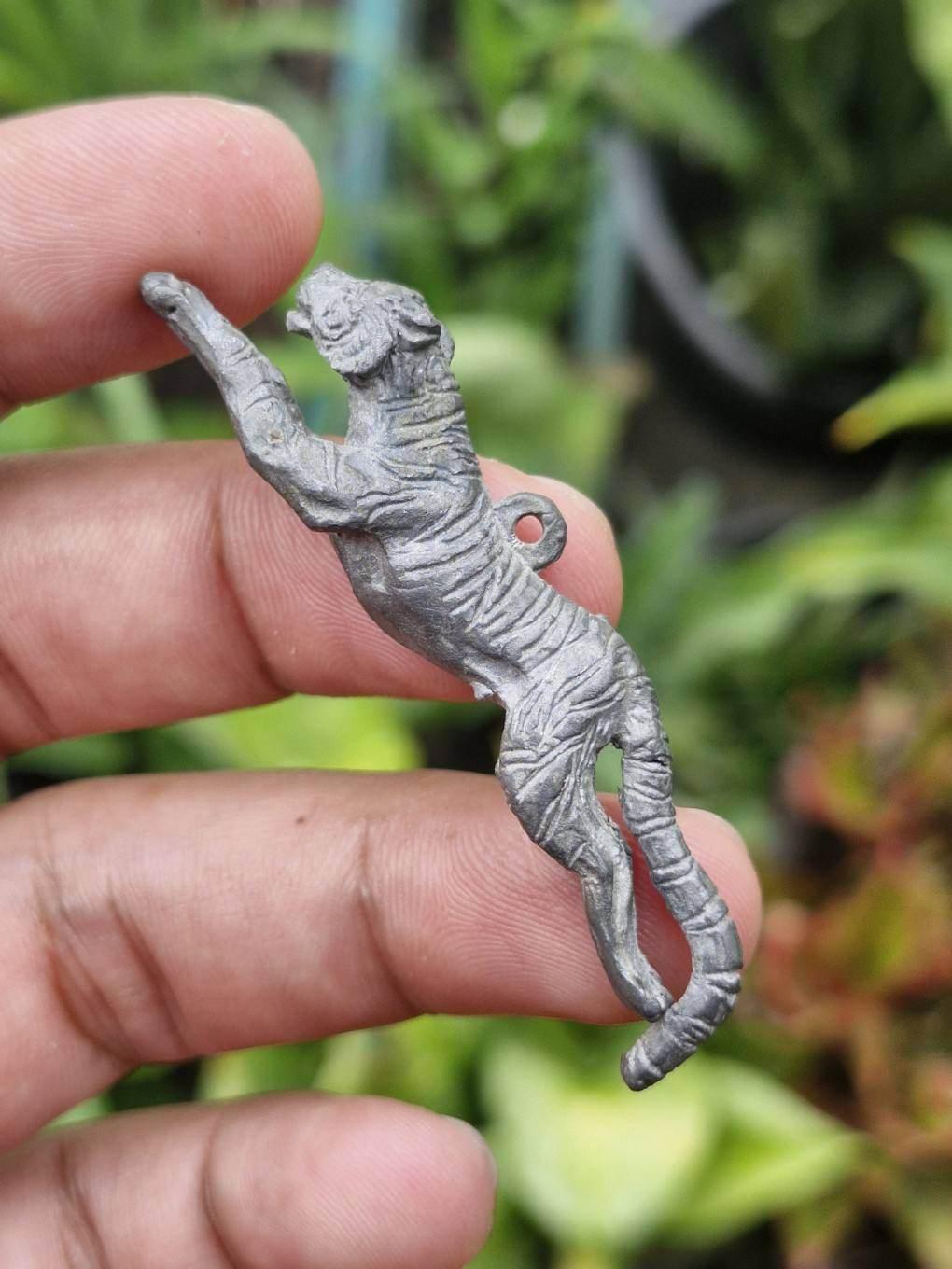 Tiger Puen Tak Amulet - Gun-Bullet Defying Sacred Amulet of Power and Protection by Luang Por Liab, Wat Na Wong
