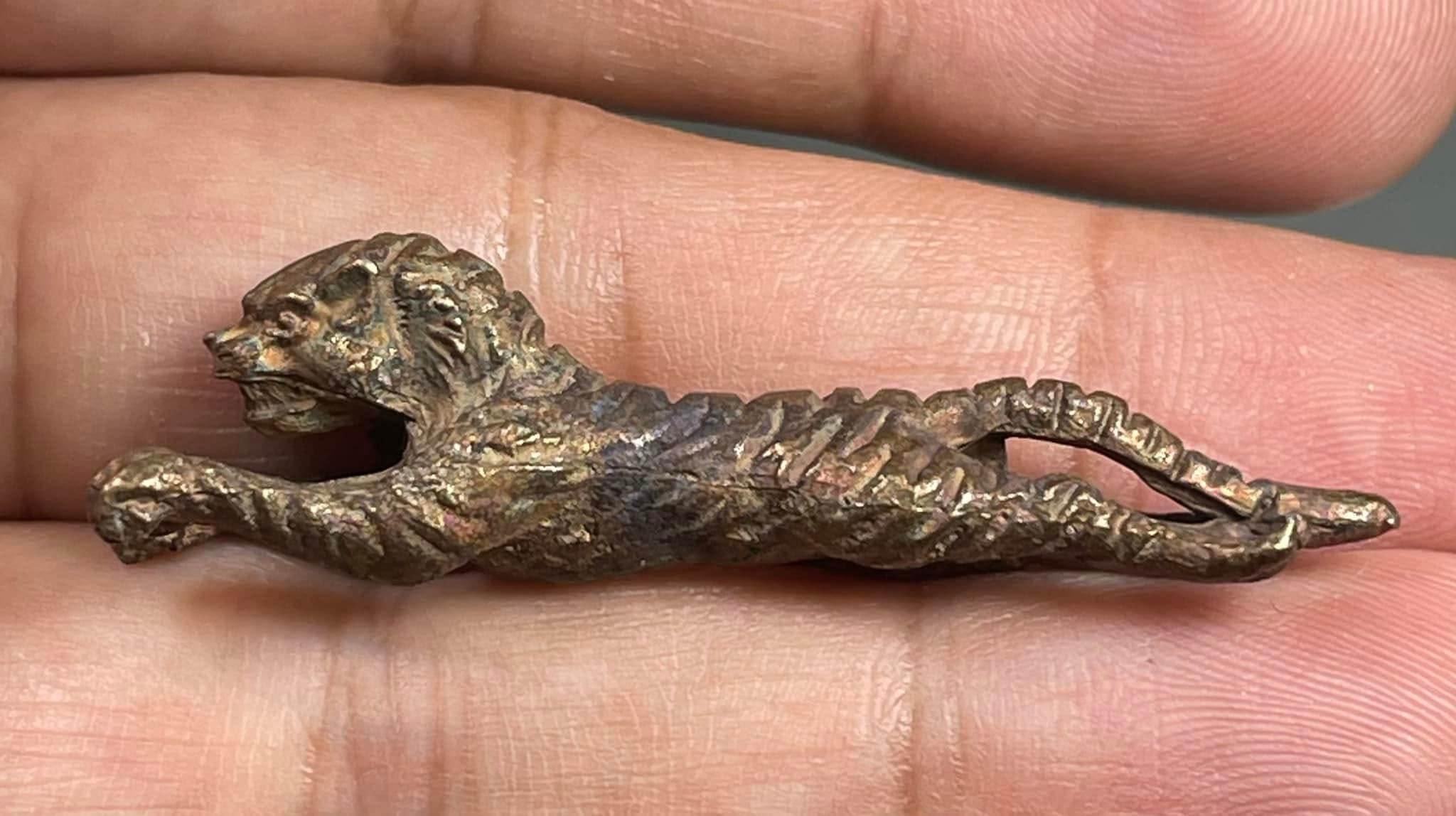 Tiger Puen Tak Amulet - Gun-Bullet Defying Sacred Amulet of Power and Protection by Luang Por Liab, Wat Na Wong