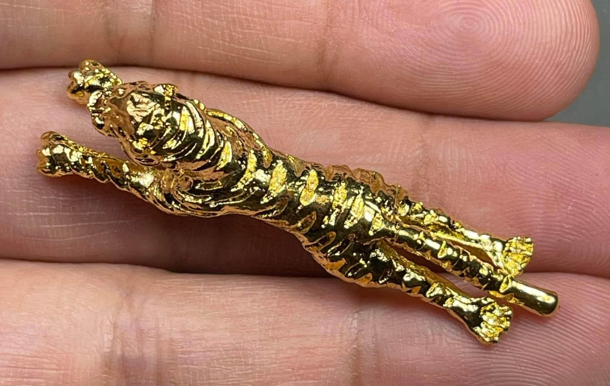 Tiger Puen Tak Amulet - Gun-Bullet Defying Sacred Amulet of Power and Protection by Luang Por Liab, Wat Na Wong
