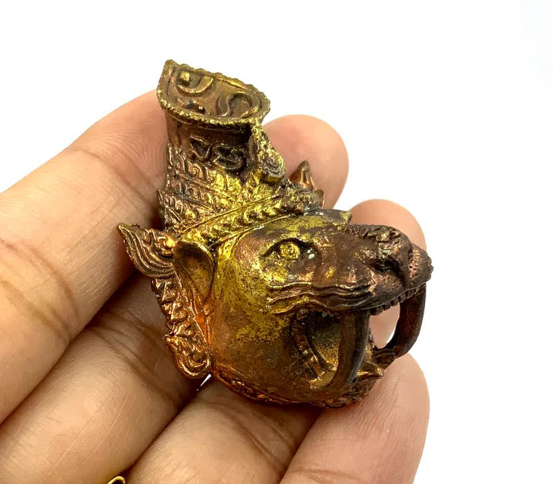 🪵 “Tiger‑Spirit Ruesi Master Head – First Edition Tiger Sage Wealth, Protection & Power Charm by Luang Pu Saen, Wat Ban Nong Jik (2018)”