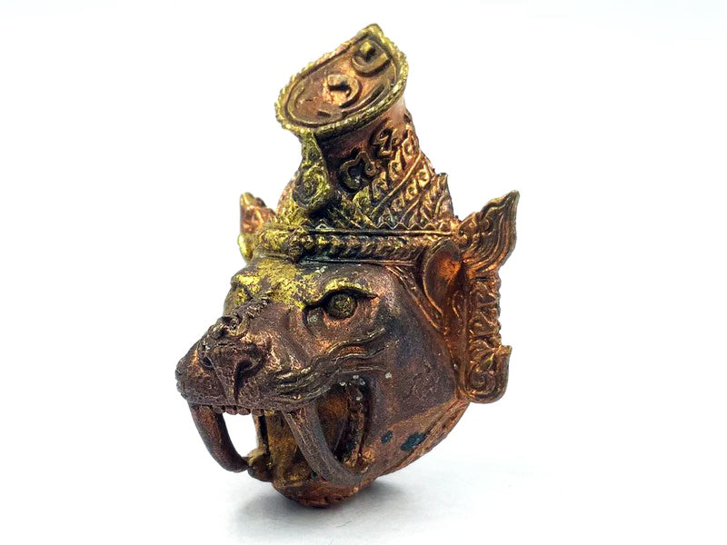 🪵 “Tiger‑Spirit Ruesi Master Head – First Edition Tiger Sage Wealth, Protection & Power Charm by Luang Pu Saen, Wat Ban Nong Jik (2018)”