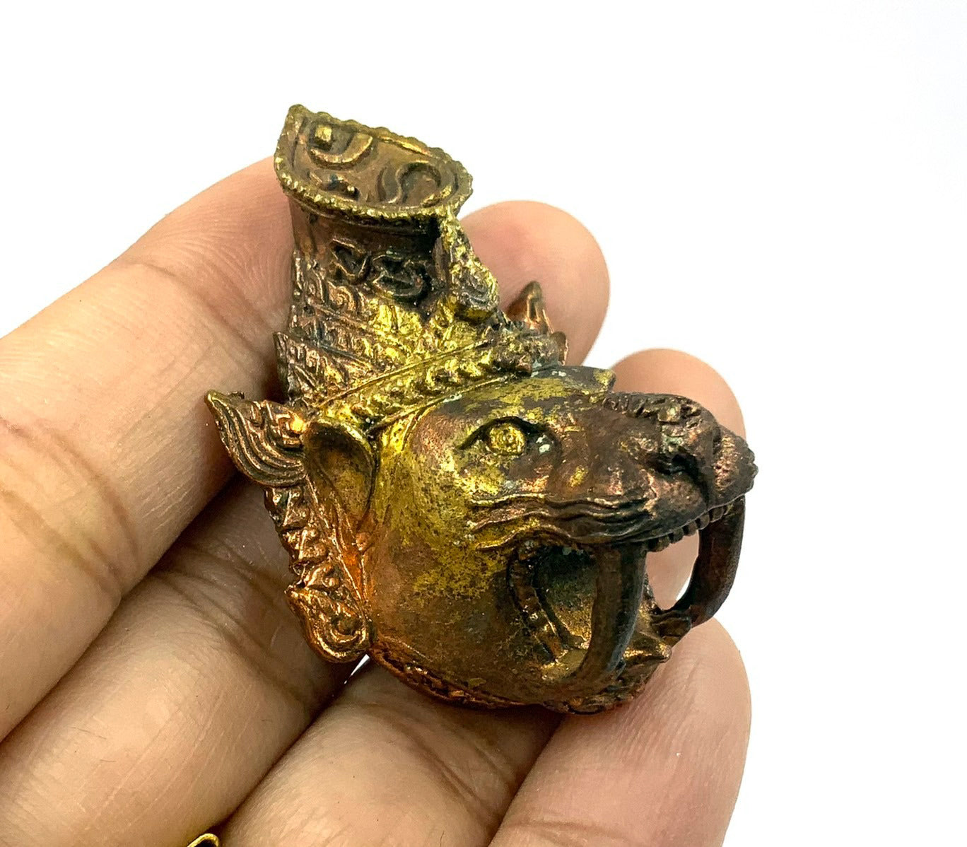 🪵 “Tiger‑Spirit Ruesi Master Head – First Edition Tiger Sage Wealth, Protection & Power Charm by Luang Pu Saen, Wat Ban Nong Jik (2018)”