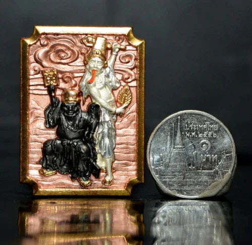 🔖 Dual Guardians of Fortune – 4K Gold Tua-Pae & Yi-Pae “Two Lands” Spirit Judge Token by Pa Than Phong for Protection & Luck